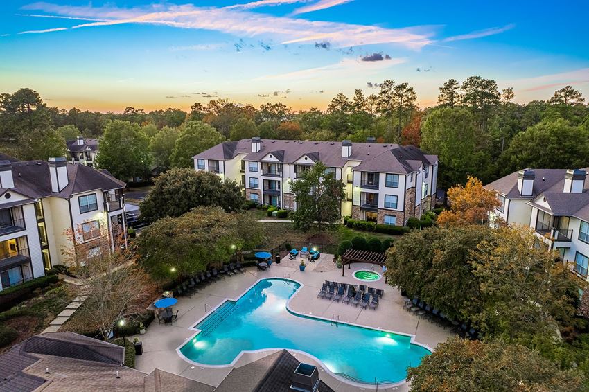 Marquis At Carmel Commons Apartments, 6818 Northbury Lane, Charlotte